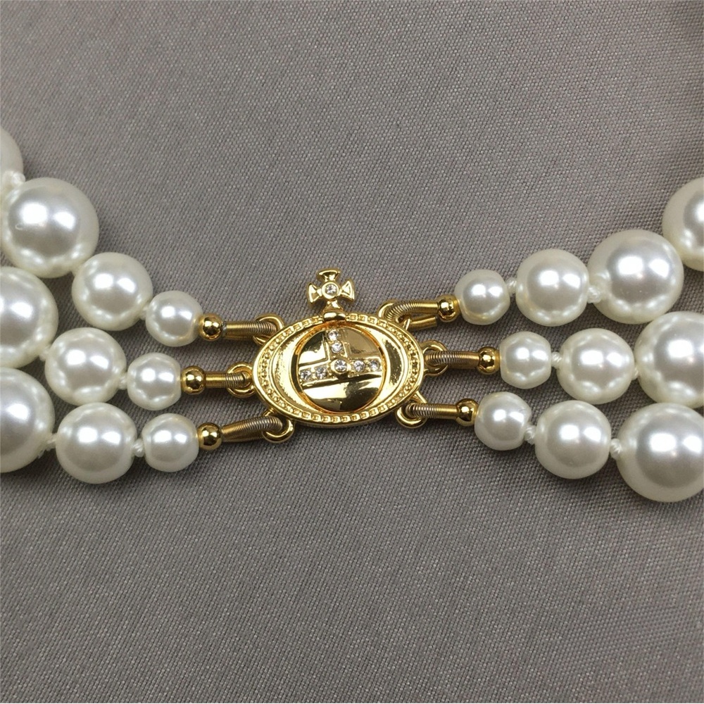 Vivienne Westwood Ivory Pearl Triple-Strand Choker Necklace with Gold Orb - Picture 7 of 7